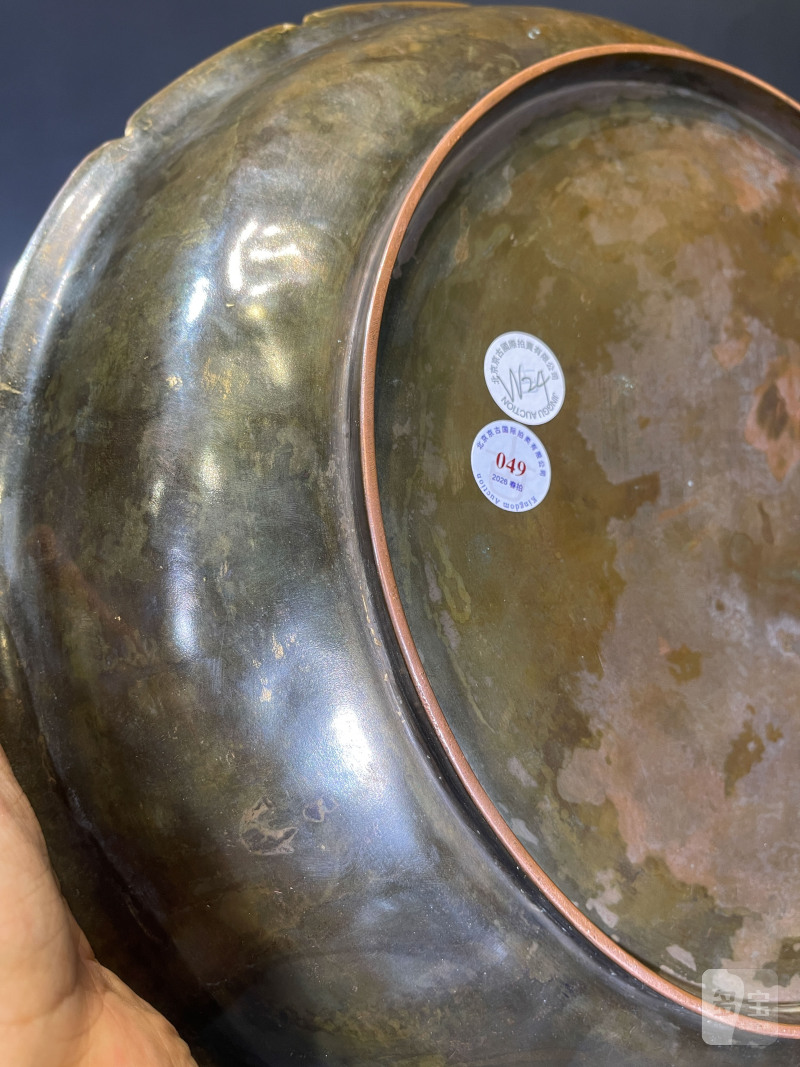 明 铜鎏金花卉凤纹大盘 - 图10